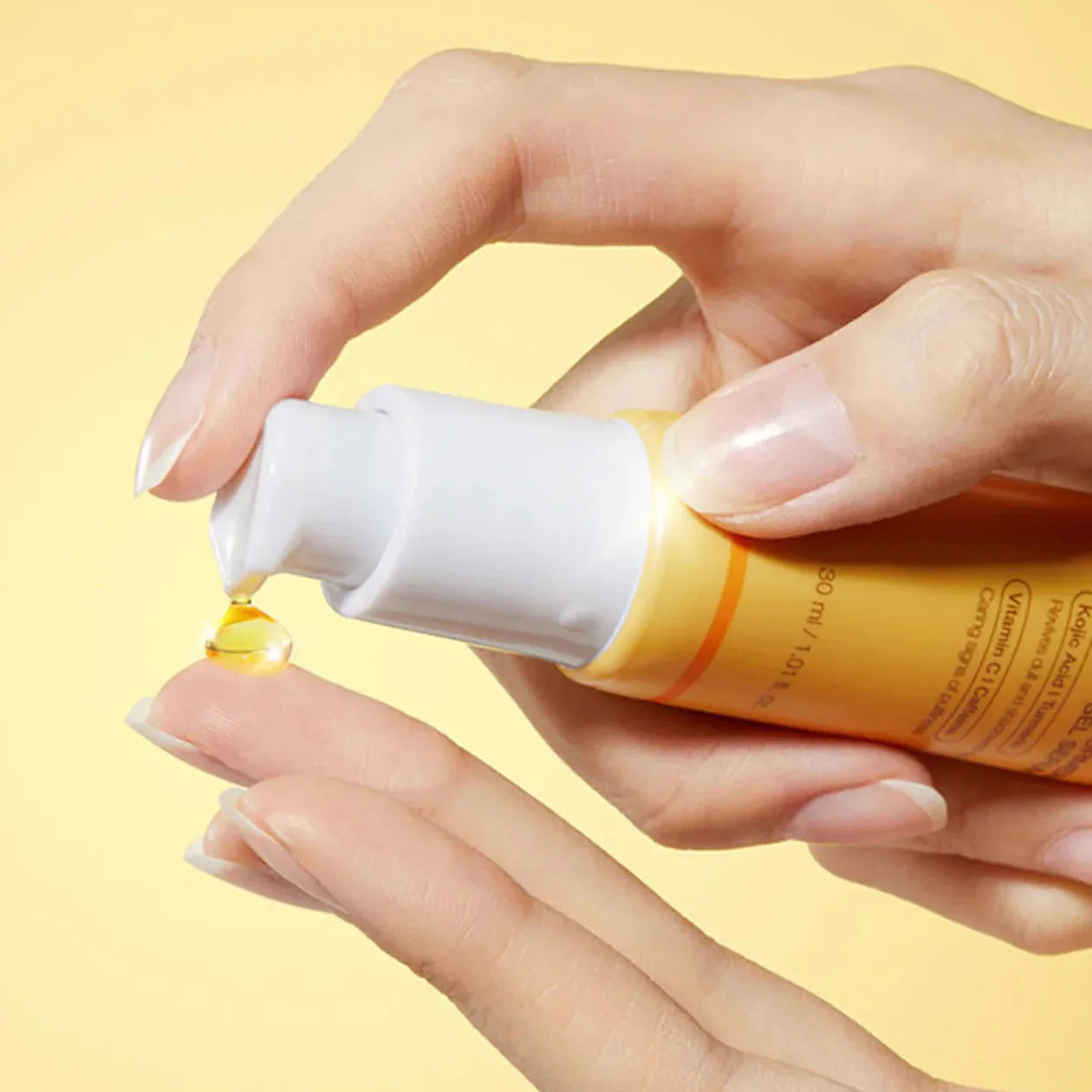 Medicube - Kojic Acid Turmeric Vita Eye Gel Serum - 30ml | Contorno de Ojos Iluminador con Ácido Kójico y Cúrcuma